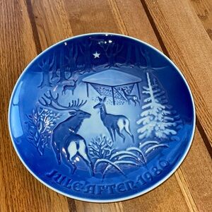 1980 Bing and Grondahl (B&G) Christmas in the Woods plate ELK BULL COW